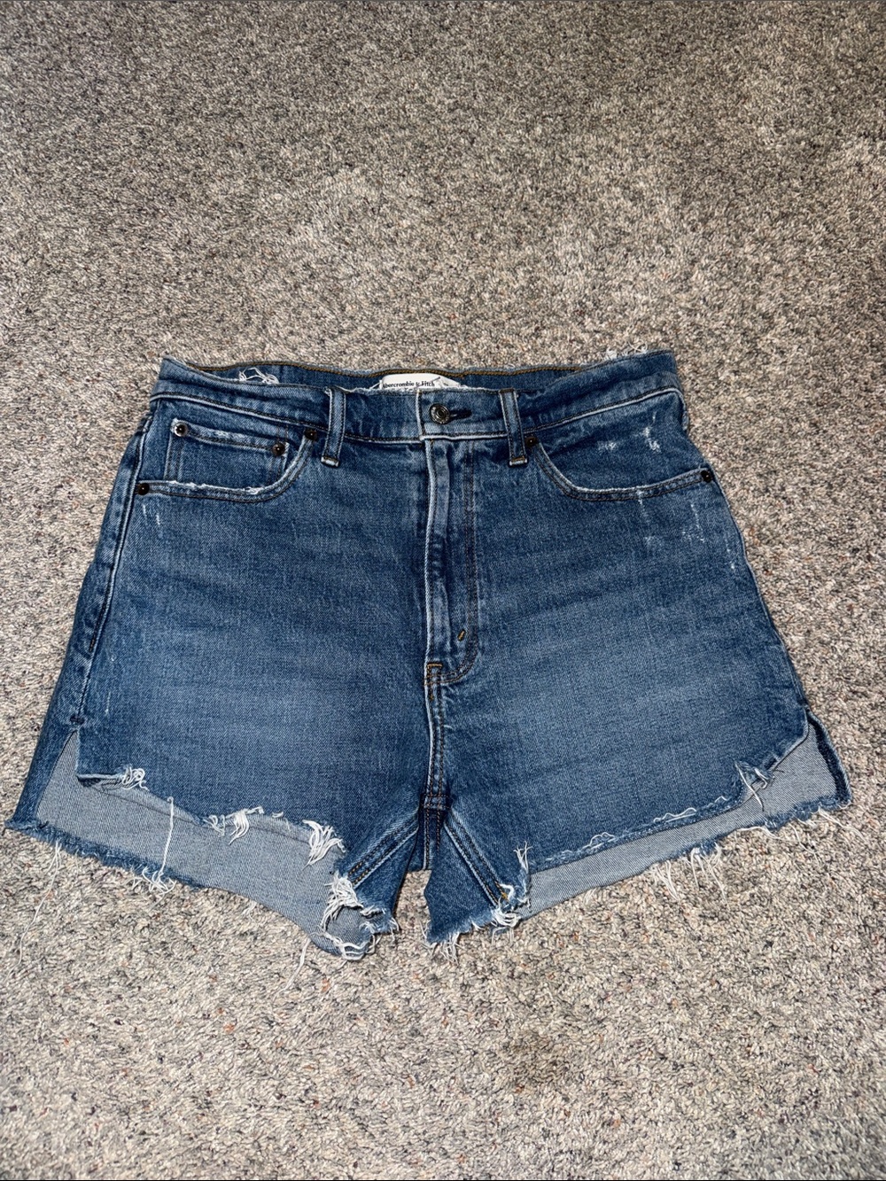 Abercrombie and Fitch, the 4 inch Mom Short high-rise